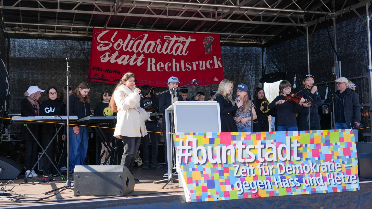 Kundgebung zum Tag gegen Rassismus bei Salzgitter Flachstahl