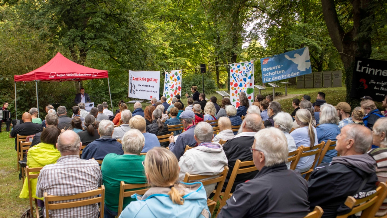 Antikriegstag SZ