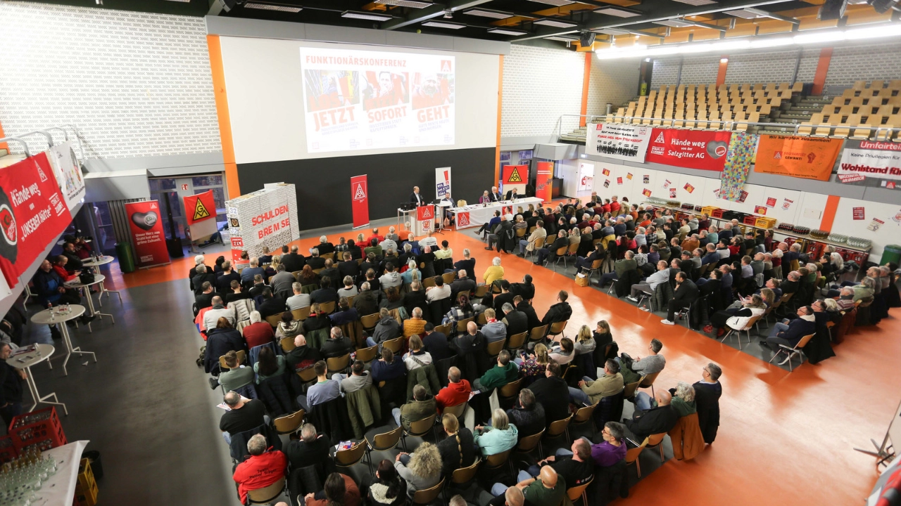 Metallerinnen und Metaller zeigen in Salzgitter Flagge für Industriestandort