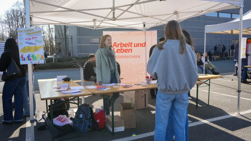 Kundgebung zum Tag gegen Rassismus bei Salzgitter Flachstahl