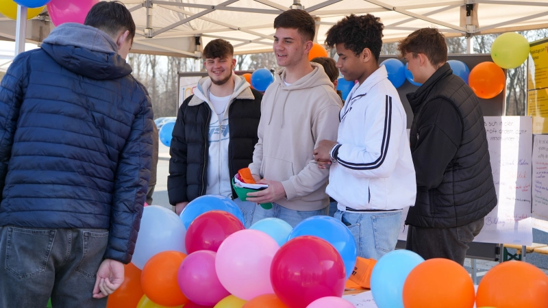 Kundgebung zum Tag gegen Rassismus bei Salzgitter Flachstahl