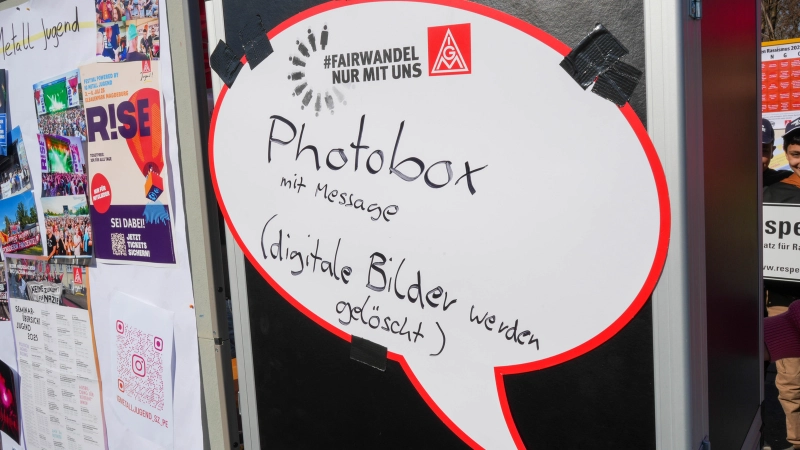 Kundgebung zum Tag gegen Rassismus bei Salzgitter Flachstahl